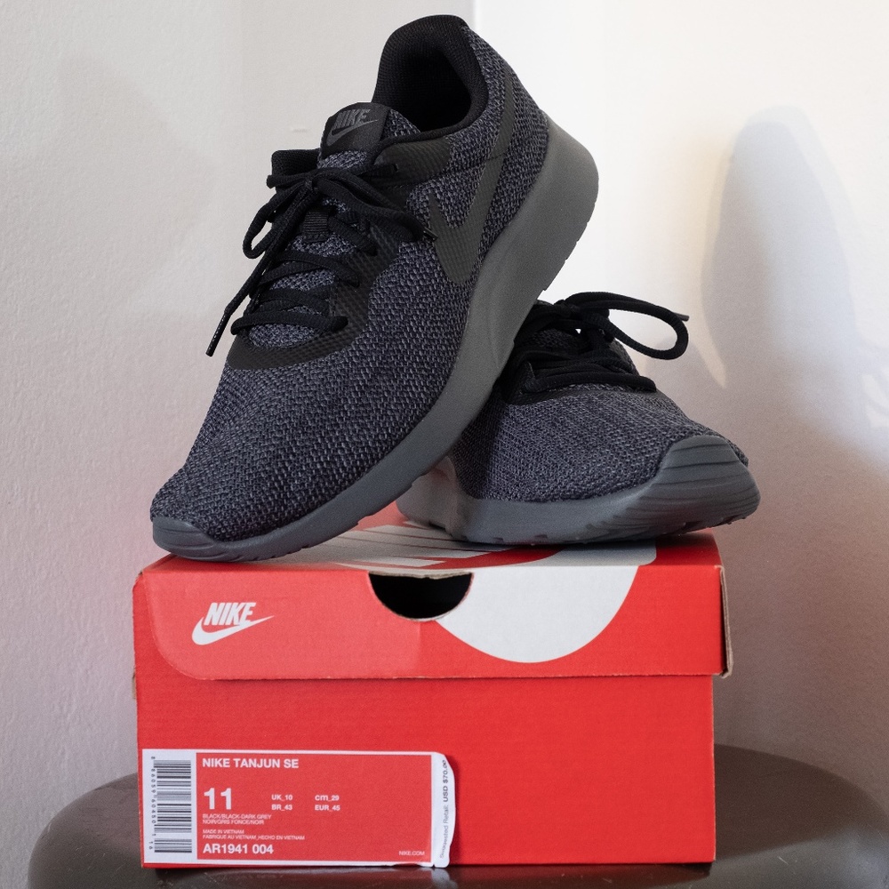 Men's Nike Tanjun SE Size 11 NWT